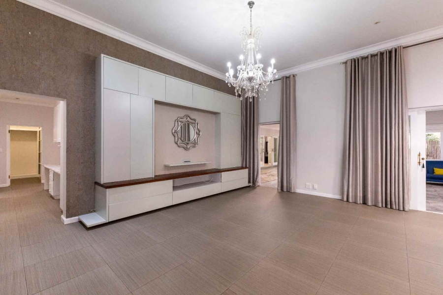 To Let 5 Bedroom Property for Rent in Silver Lakes Golf Estate Gauteng