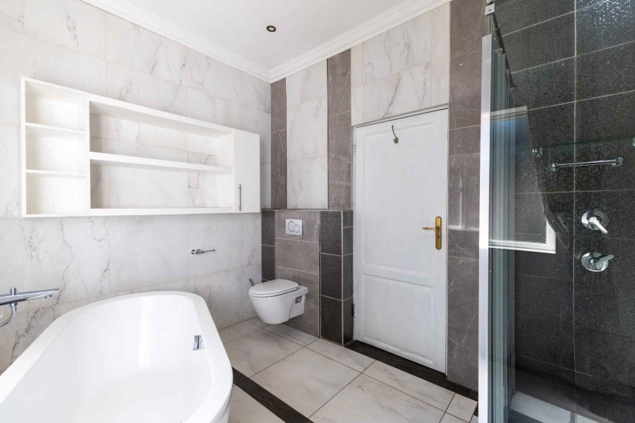 To Let 5 Bedroom Property for Rent in Silver Lakes Golf Estate Gauteng
