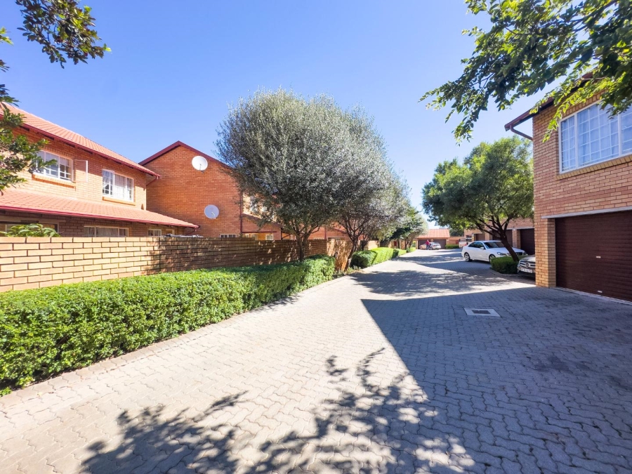 3 Bedroom Property for Sale in Equestria Gauteng