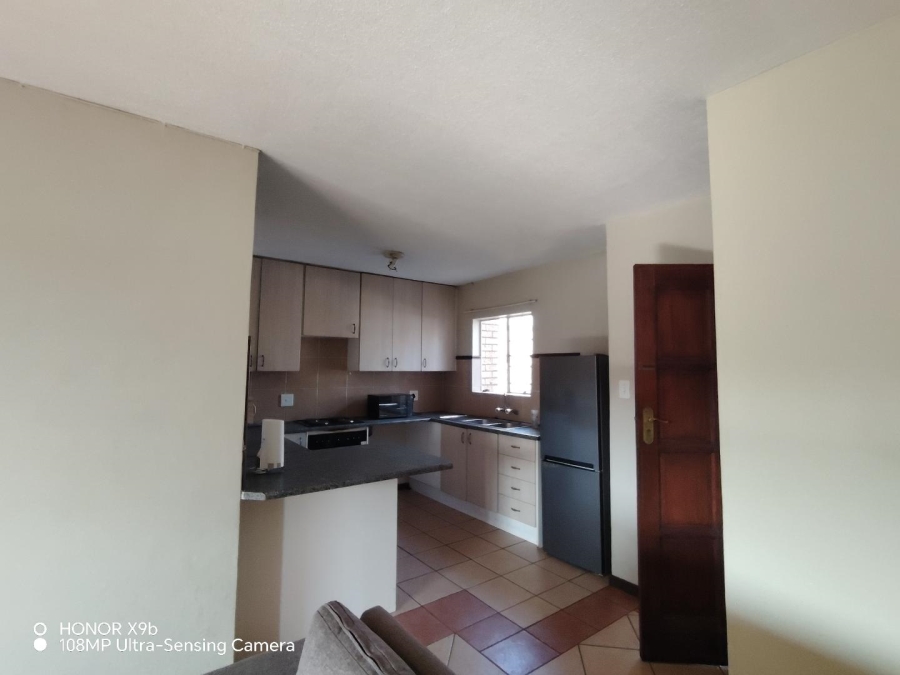 2 Bedroom Property for Sale in Die Hoewes Gauteng