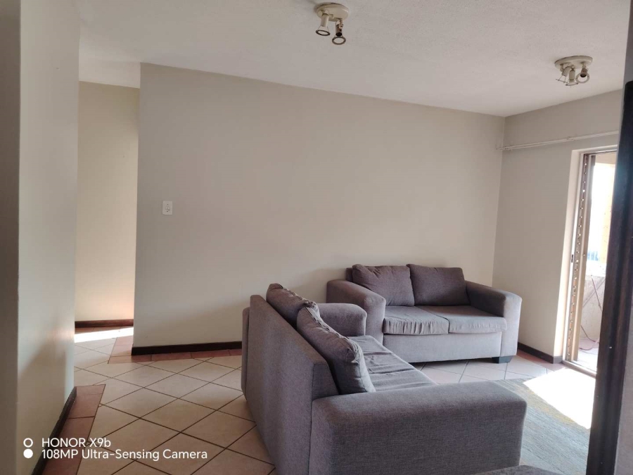 2 Bedroom Property for Sale in Die Hoewes Gauteng