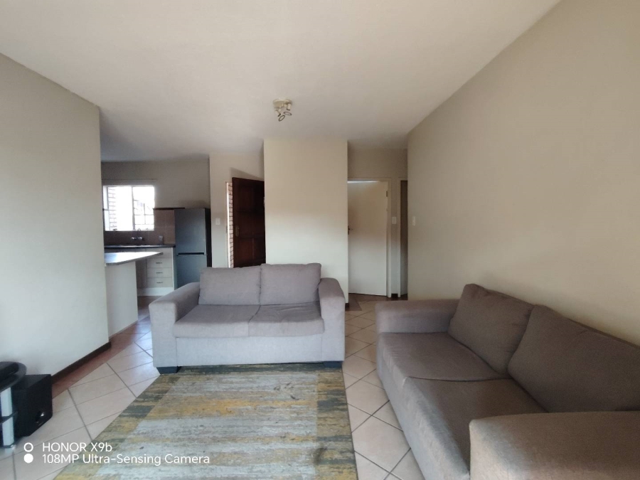 2 Bedroom Property for Sale in Die Hoewes Gauteng