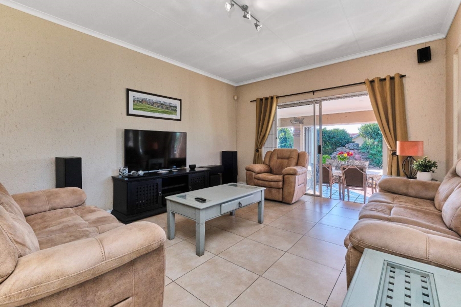 3 Bedroom Property for Sale in Little Falls Gauteng