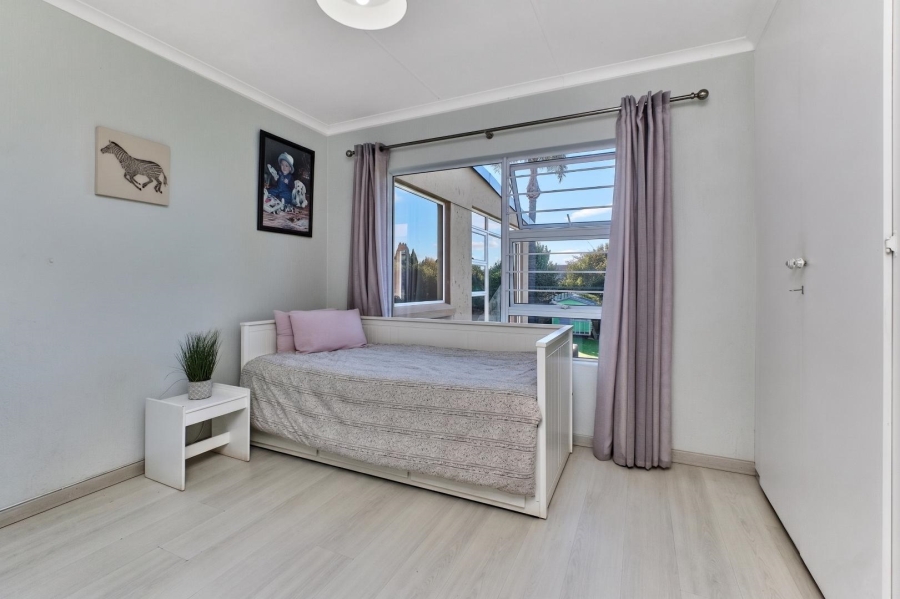3 Bedroom Property for Sale in Little Falls Gauteng