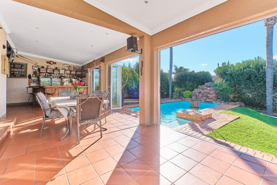 3 Bedroom Property for Sale in Little Falls Gauteng