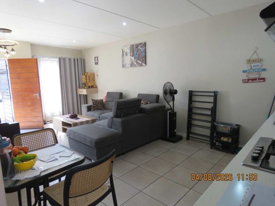 2 Bedroom Property for Sale in Albertsdal Gauteng