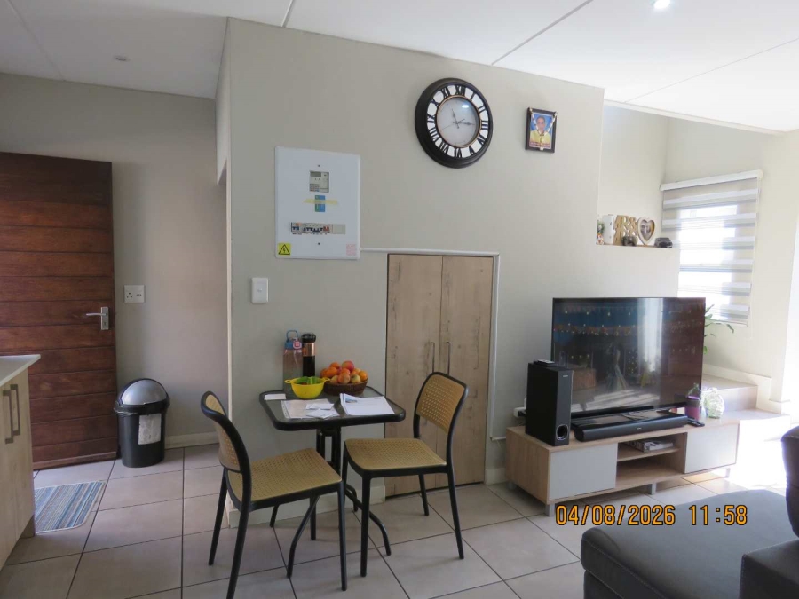 2 Bedroom Property for Sale in Albertsdal Gauteng