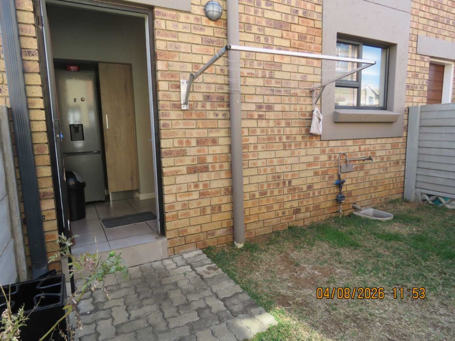2 Bedroom Property for Sale in Albertsdal Gauteng