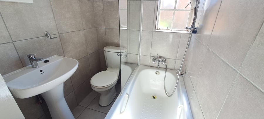 2 Bedroom Property for Sale in Elandspark Gauteng