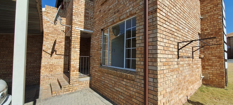 2 Bedroom Property for Sale in Elandspark Gauteng