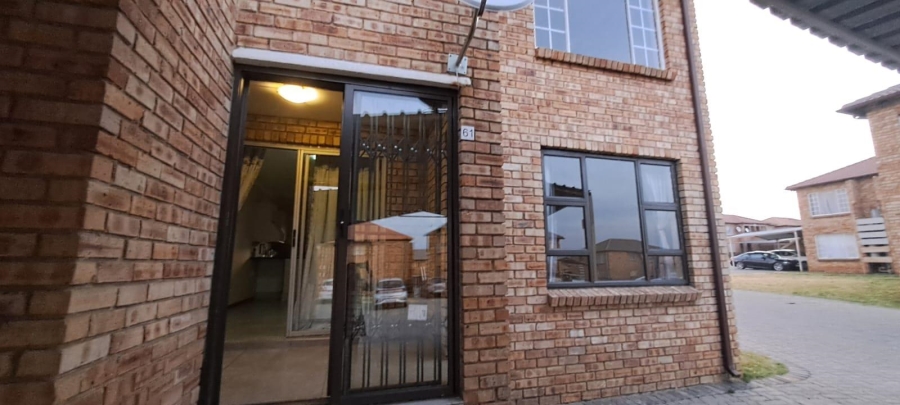 To Let 2 Bedroom Property for Rent in Elandspark Gauteng