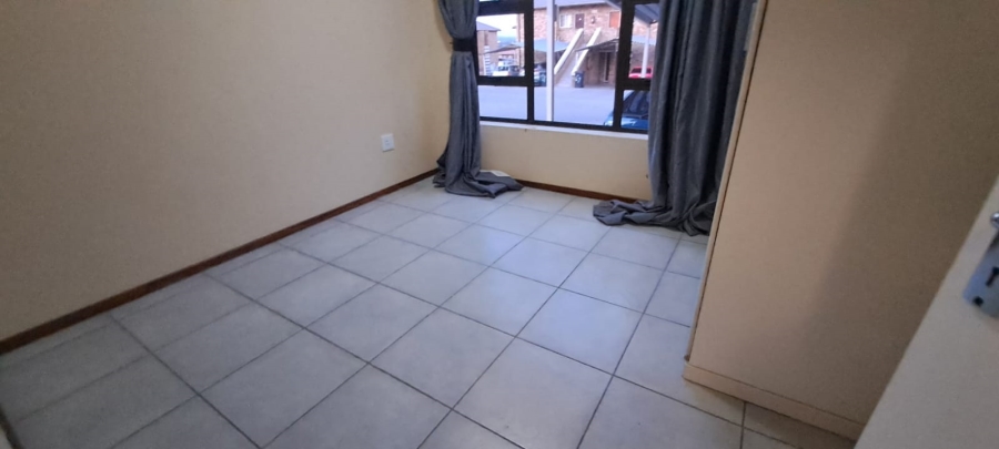 To Let 2 Bedroom Property for Rent in Elandspark Gauteng