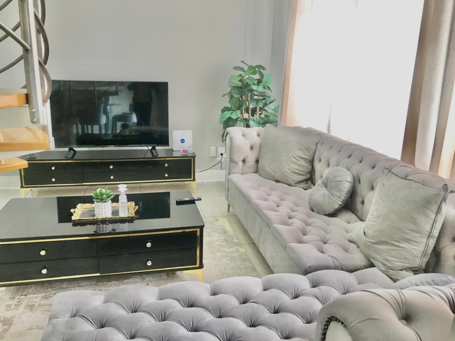 To Let 1 Bedroom Property for Rent in Sandown Gauteng