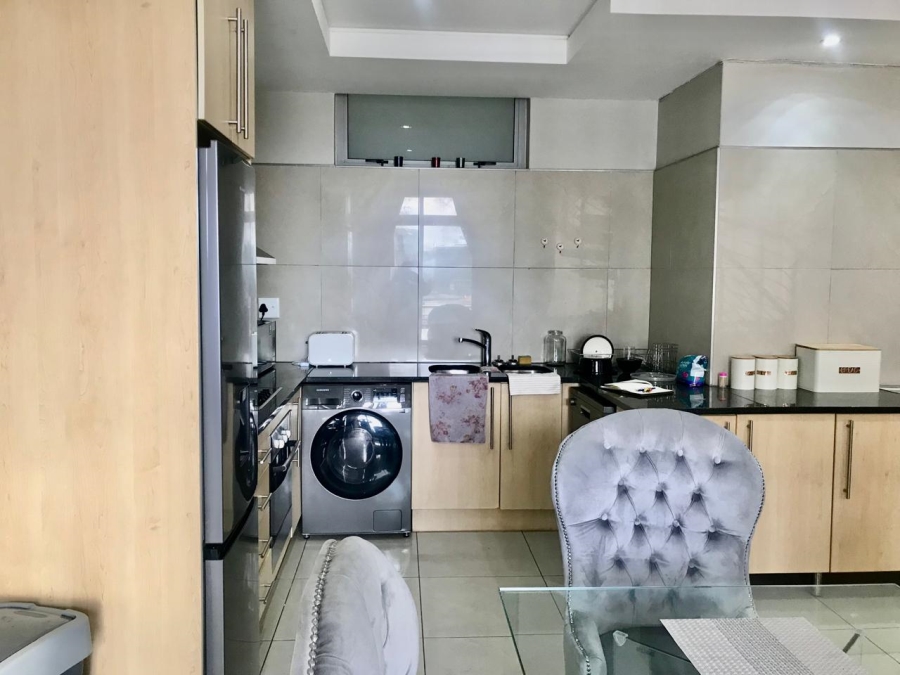 To Let 1 Bedroom Property for Rent in Sandown Gauteng