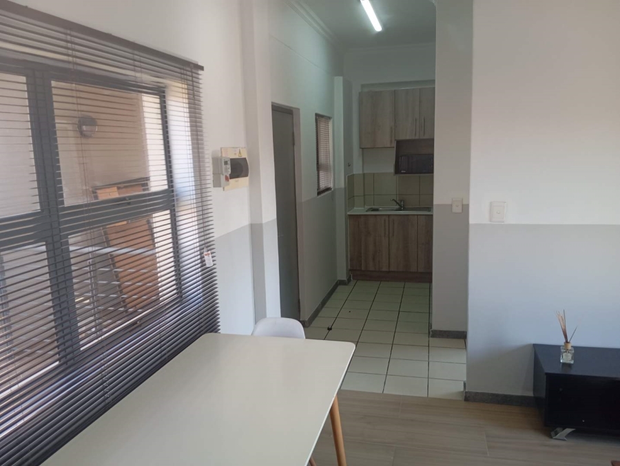 To Let 2 Bedroom Property for Rent in Ruimsig Gauteng