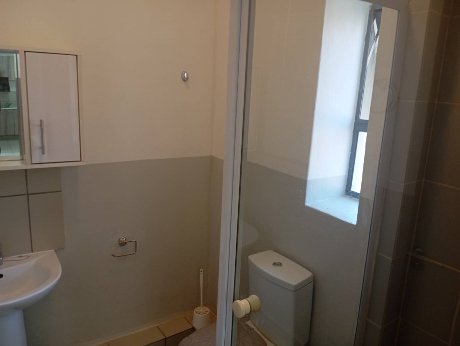 To Let 2 Bedroom Property for Rent in Ruimsig Gauteng