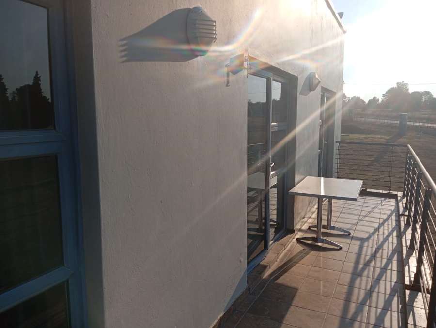 To Let 2 Bedroom Property for Rent in Ruimsig Gauteng