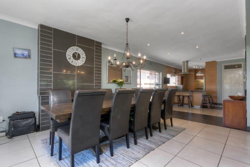 To Let 3 Bedroom Property for Rent in Robindale Gauteng