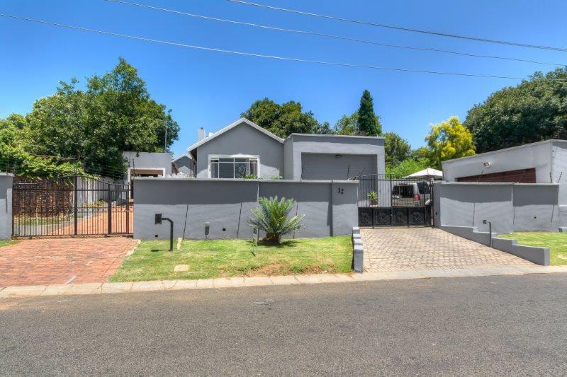 To Let 3 Bedroom Property for Rent in Robindale Gauteng