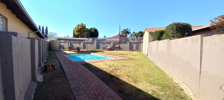 2 Bedroom Property for Sale in Witfield Gauteng