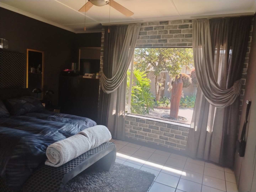 3 Bedroom Property for Sale in Van Riebeeck Park Gauteng