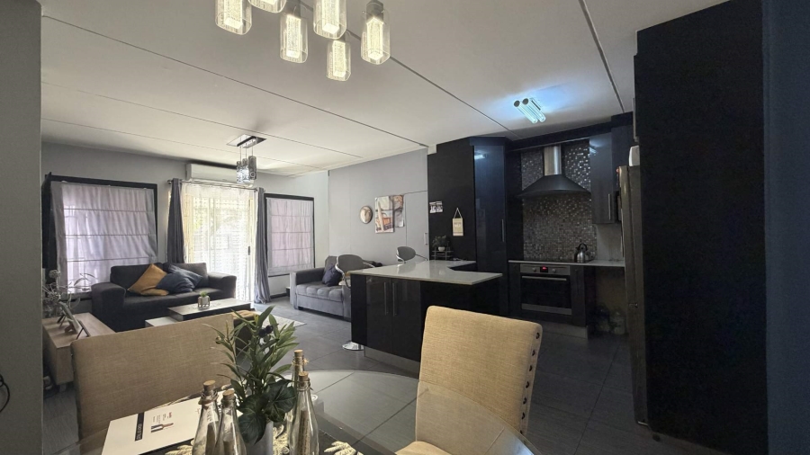 2 Bedroom Property for Sale in Noordwyk Gauteng