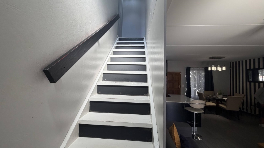 2 Bedroom Property for Sale in Noordwyk Gauteng