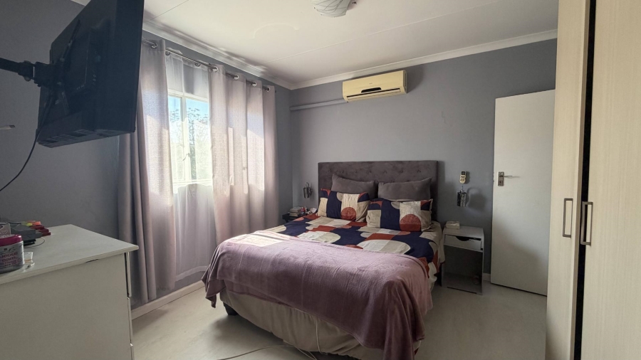 2 Bedroom Property for Sale in Noordwyk Gauteng