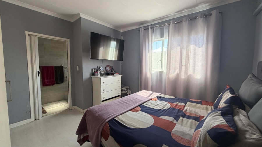 2 Bedroom Property for Sale in Noordwyk Gauteng