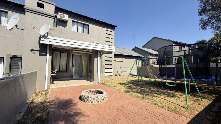 2 Bedroom Property for Sale in Noordwyk Gauteng