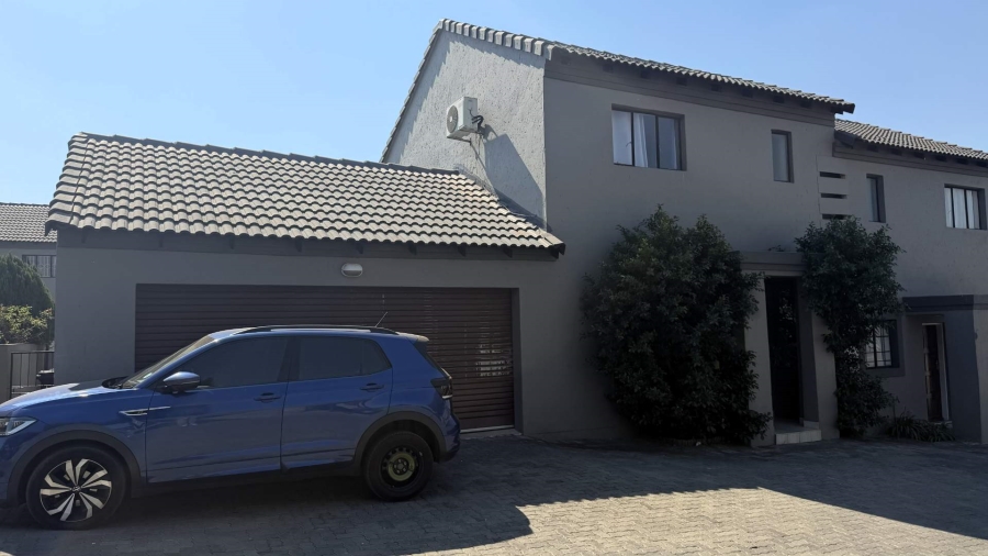 2 Bedroom Property for Sale in Noordwyk Gauteng