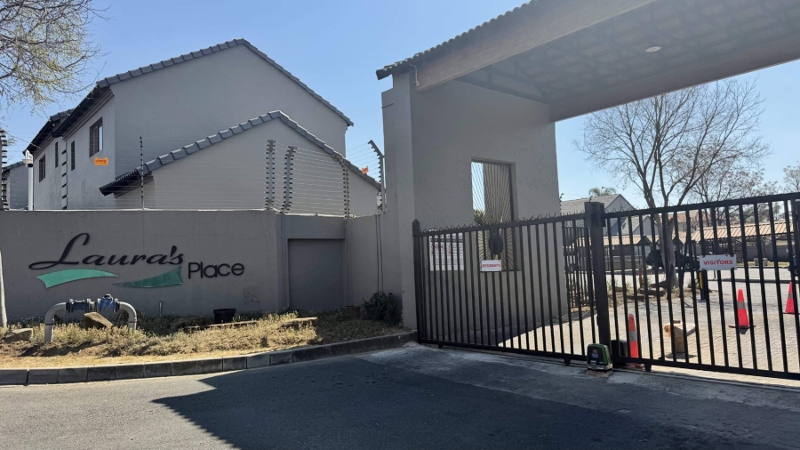 2 Bedroom Property for Sale in Noordwyk Gauteng