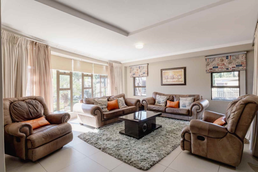 4 Bedroom Property for Sale in Woodhill Estate Gauteng