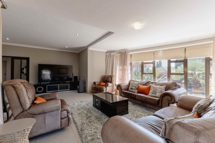 4 Bedroom Property for Sale in Woodhill Estate Gauteng