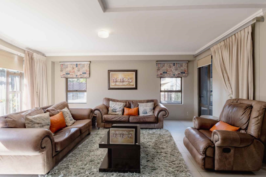 4 Bedroom Property for Sale in Woodhill Estate Gauteng