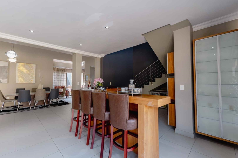 4 Bedroom Property for Sale in Woodhill Estate Gauteng