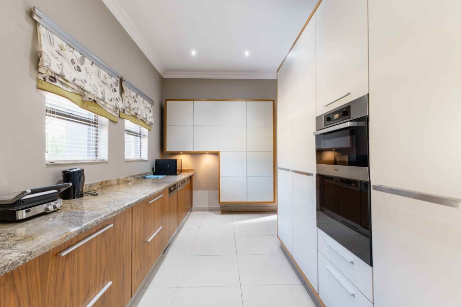 4 Bedroom Property for Sale in Woodhill Estate Gauteng