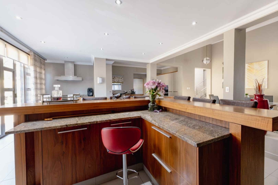 4 Bedroom Property for Sale in Woodhill Estate Gauteng