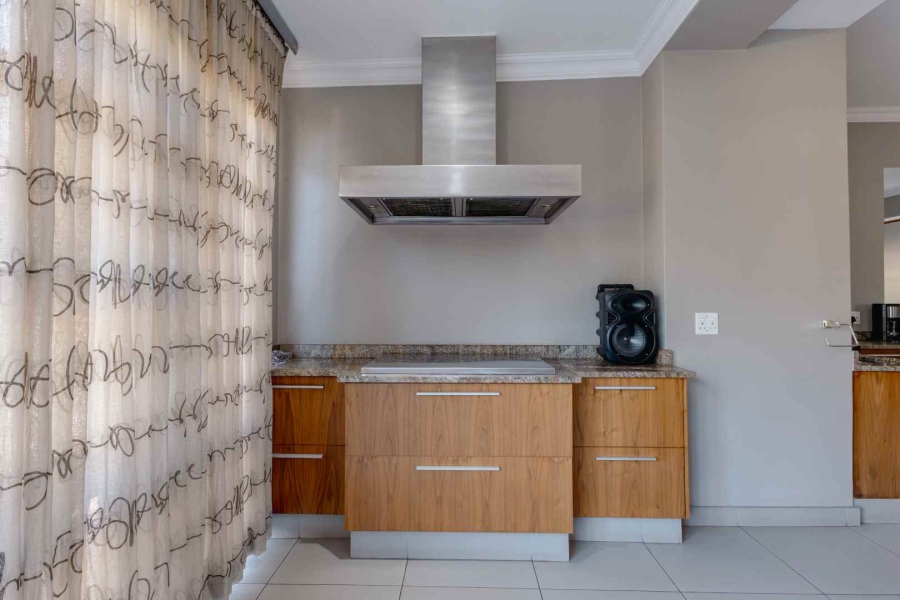 4 Bedroom Property for Sale in Woodhill Estate Gauteng