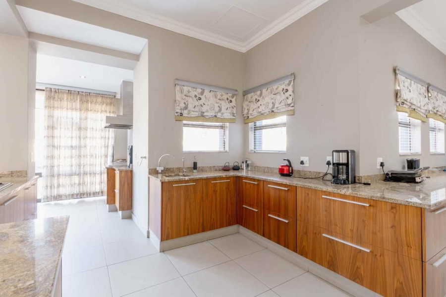 4 Bedroom Property for Sale in Woodhill Estate Gauteng