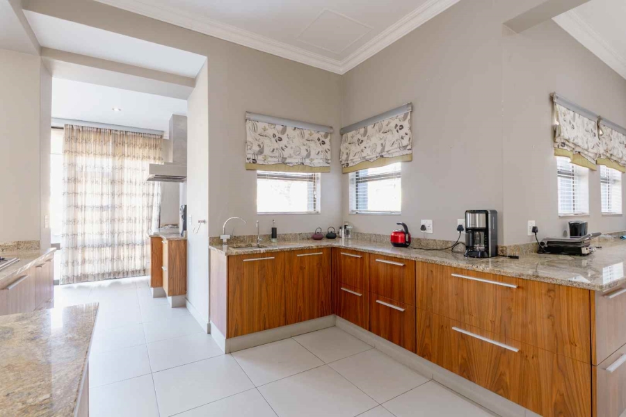 4 Bedroom Property for Sale in Woodhill Estate Gauteng