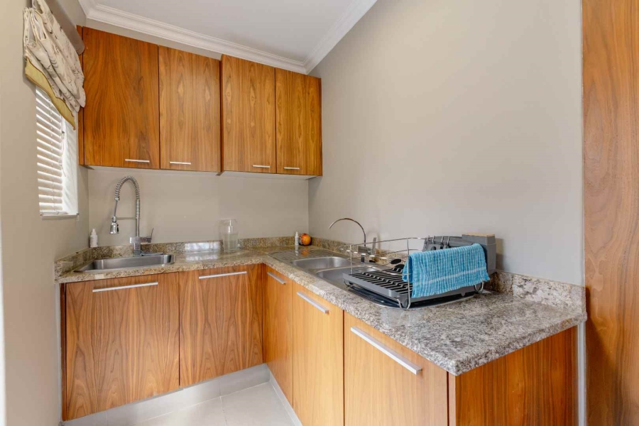 4 Bedroom Property for Sale in Woodhill Estate Gauteng
