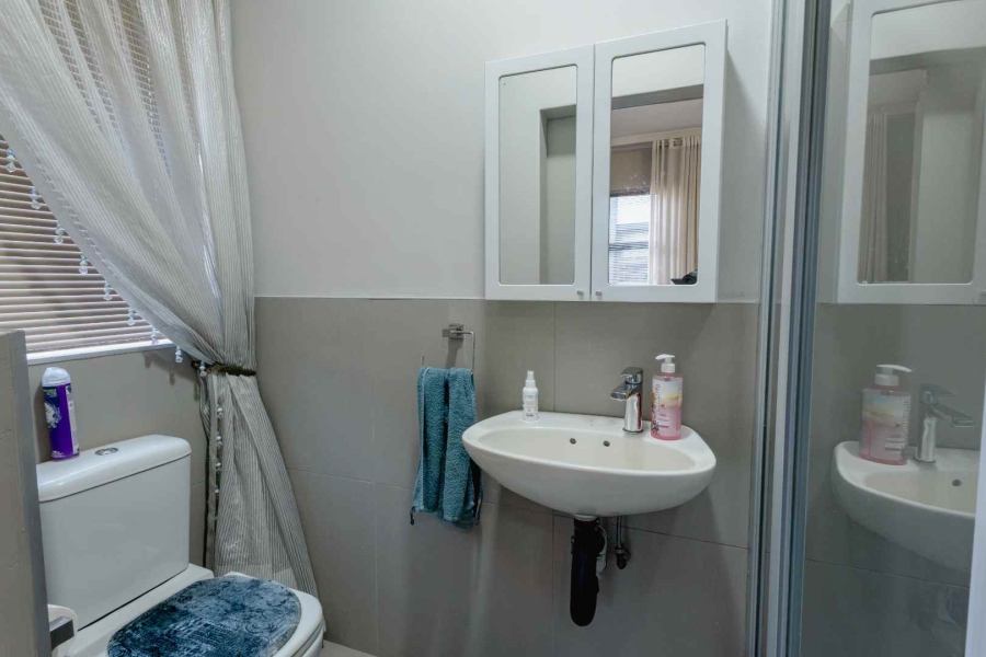 4 Bedroom Property for Sale in Woodhill Estate Gauteng