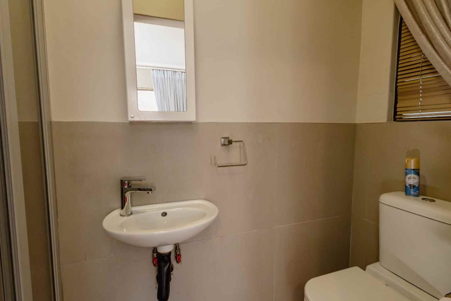4 Bedroom Property for Sale in Woodhill Estate Gauteng
