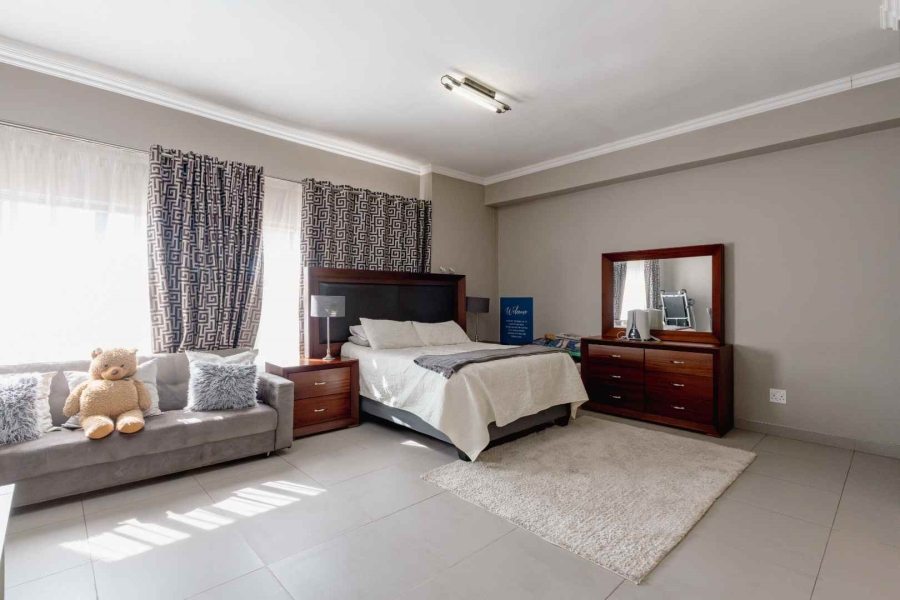 4 Bedroom Property for Sale in Woodhill Estate Gauteng