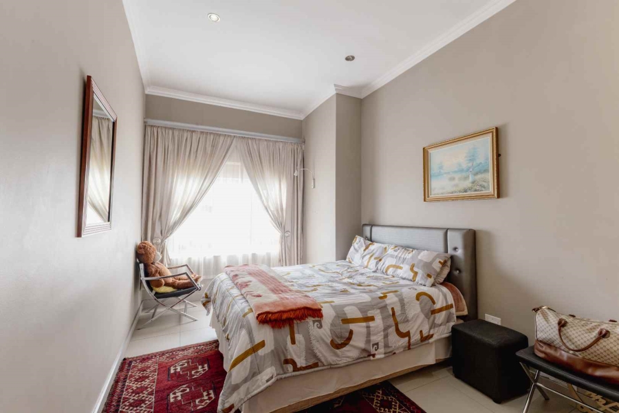 4 Bedroom Property for Sale in Woodhill Estate Gauteng