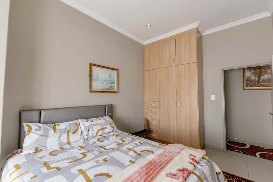 4 Bedroom Property for Sale in Woodhill Estate Gauteng