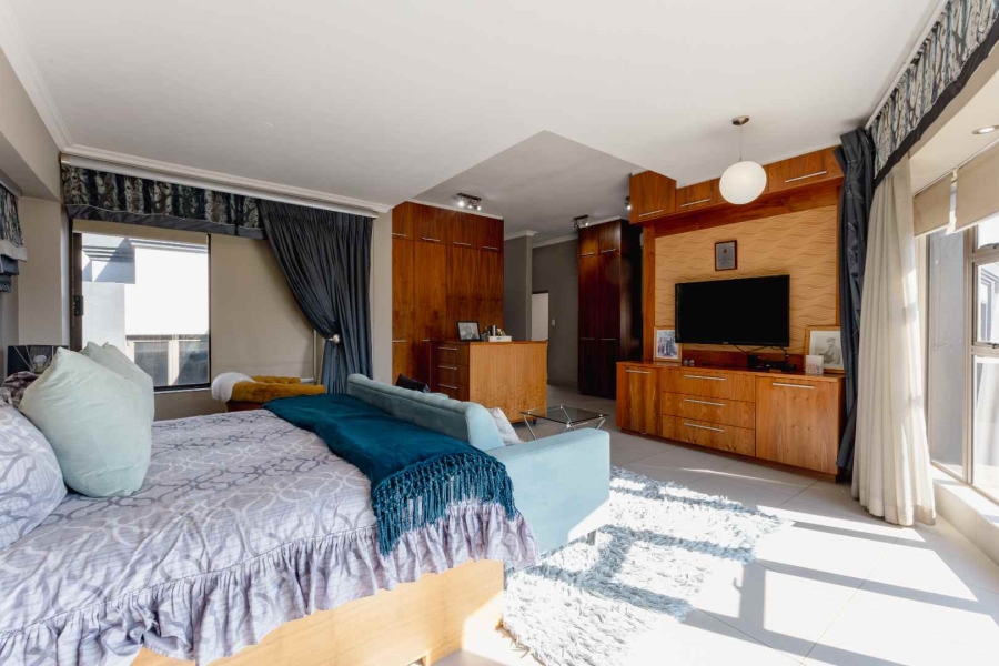4 Bedroom Property for Sale in Woodhill Estate Gauteng