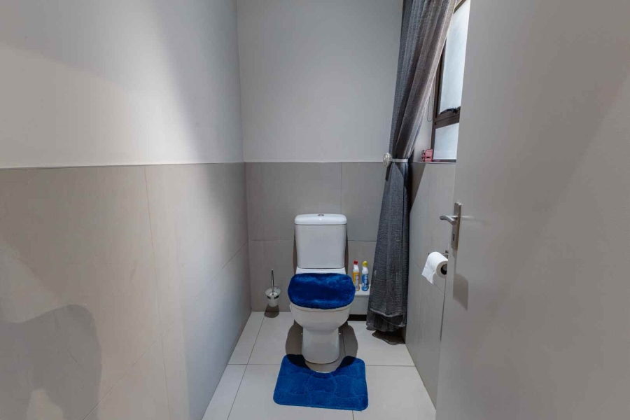 4 Bedroom Property for Sale in Woodhill Estate Gauteng