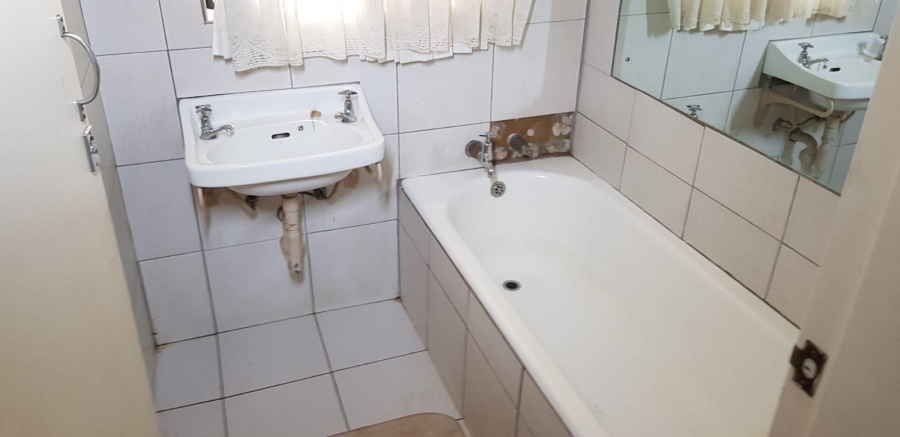 1 Bedroom Property for Sale in Rhodesfield Gauteng